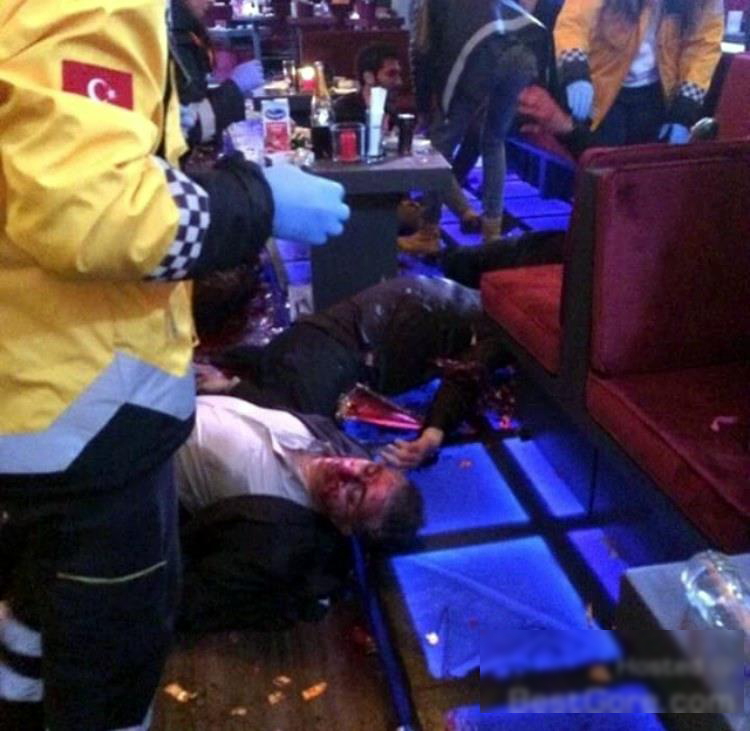 【閲覧注意】トルコのクラブ襲撃事件の現場がマジで地獄絵図。(画像6枚)・5枚目