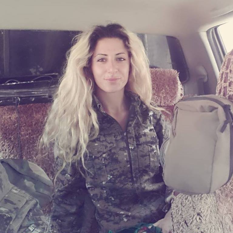 【画像あり】ISISの兵士100人を殺害し、首に100万ドルの懸賞金がかけられた美人JDスナイパーがコチラ。・2枚目