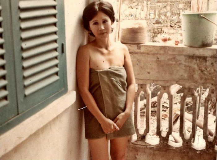 【胸糞】ベトナム戦争中のアメリカ兵士向け売春婦画像ギャラリー、どう見ても子供が混ざってる模様。。。（画像28枚）・1枚目