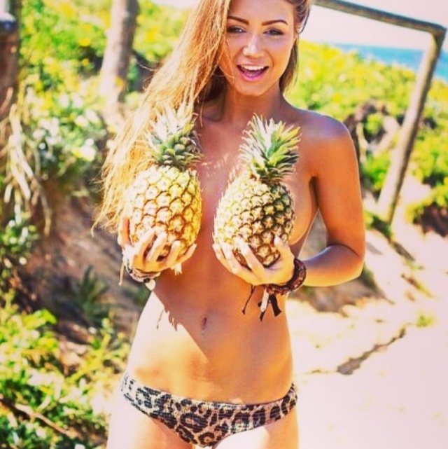 【トレンド】今海外の若いインスタ女性に流行してる“pineapple breast”、さっぱり意味わからん・・・・・(画像)・7枚目