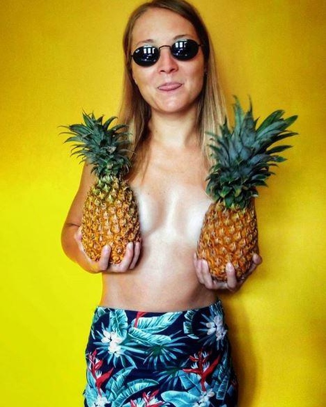 【トレンド】今海外の若いインスタ女性に流行してる“pineapple breast”、さっぱり意味わからん・・・・・(画像)・9枚目