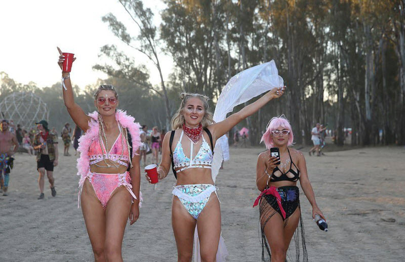 【エロフェス】オーストラリアのお祭りStrawberry Fields Festivalの様子、エロい衣装でクッソ楽しそうｗｗｗｗｗ(画像)・5枚目