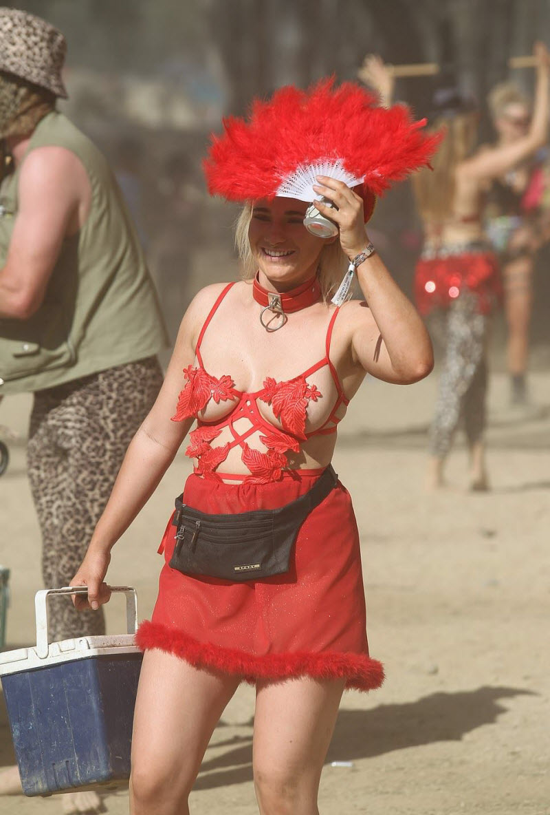 【エロフェス】オーストラリアのお祭りStrawberry Fields Festivalの様子、エロい衣装でクッソ楽しそうｗｗｗｗｗ(画像)・25枚目