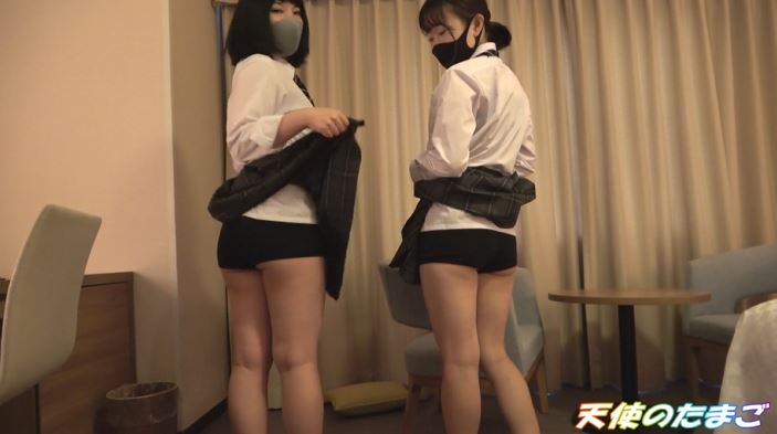【乱交】2人の可愛い制服女子を交互に生挿入するこの動画ヤバいやろぉｗｗｗｗｗ・4枚目
