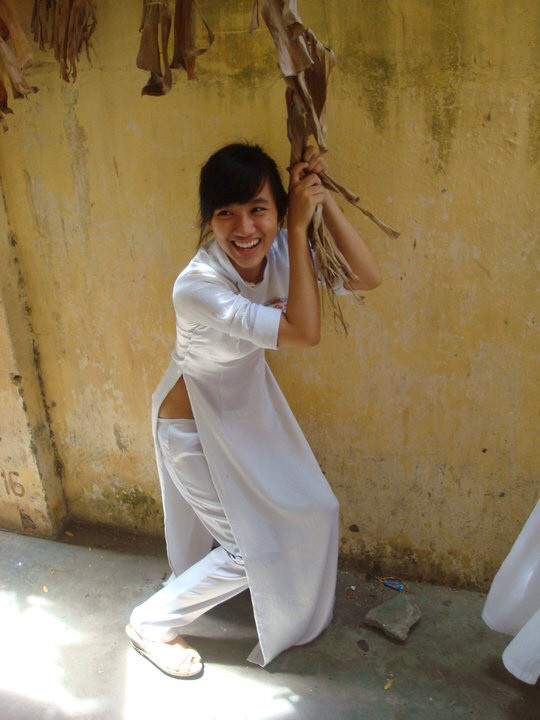 【アオザイ少女】ベトナムのアオザイという清楚なようでエロエロな見た目の民族衣装ｗｗｗｗｗｗｗ(画像50枚)・29枚目
